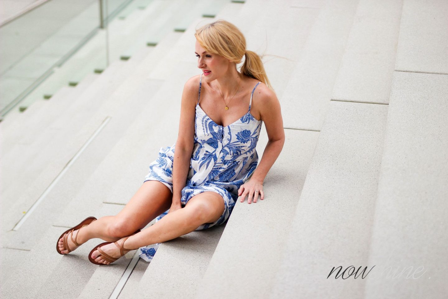 Feminine Maxikleider für den Sommer - Nowshine im Maxikleid von H&M Trend - Hyatt Regency Düsseldorf Shooting