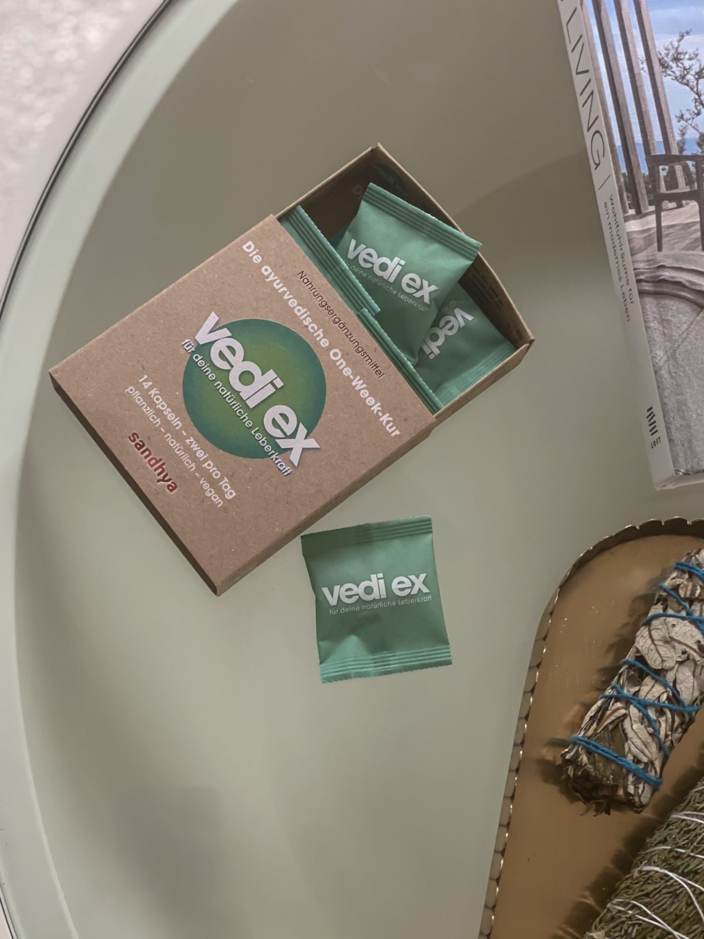 Eine offene Packung der Leberkur mit vedi ex